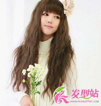 2013最新女生長(zhǎng)卷發(fā)發(fā)型