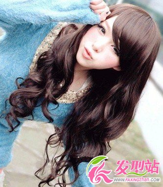 2013最新女生長(zhǎng)卷發(fā)發(fā)型