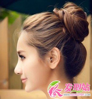 簡(jiǎn)單優(yōu)雅韓式盤(pán)發(fā)