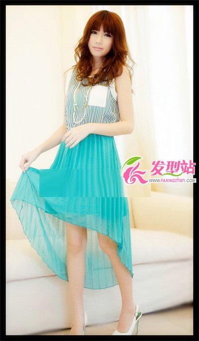 女生流行長(zhǎng)發(fā)發(fā)型 飄逸時(shí)尚顯個(gè)性