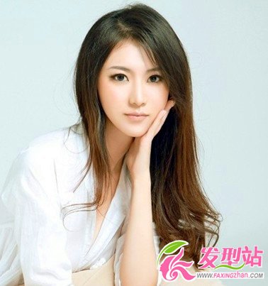 女生流行斜劉海發(fā)型 打造清新小臉美女