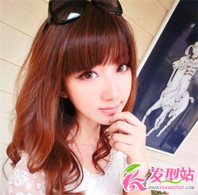 三角臉女生適合什么發(fā)型 時尚三角臉型美女發(fā)型圖片