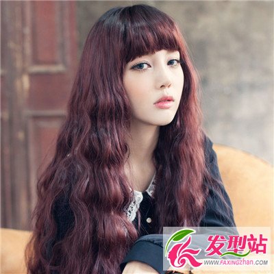 2014最新發(fā)型:女生卷發(fā)讓你氣質(zhì)百倍