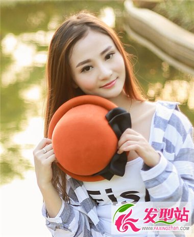 可愛(ài)女生直發(fā)造型 凸顯簡(jiǎn)約風(fēng)的魅力