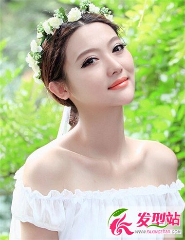 小臉女生們的最?lèi)?ài) 中分劉海發(fā)型打造百變氣質(zhì)