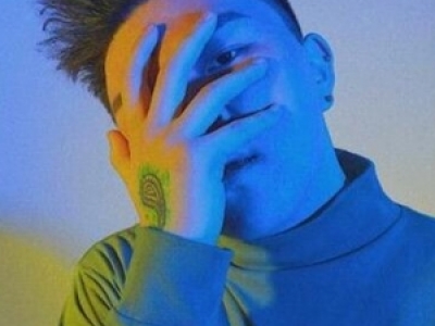 ႀYW?