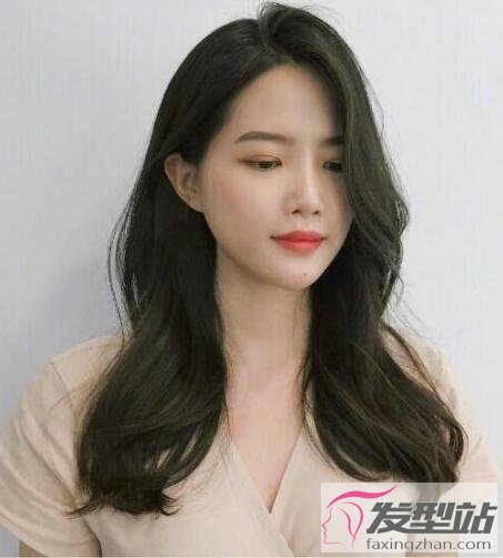 溫柔淑女卷發(fā)發(fā)型