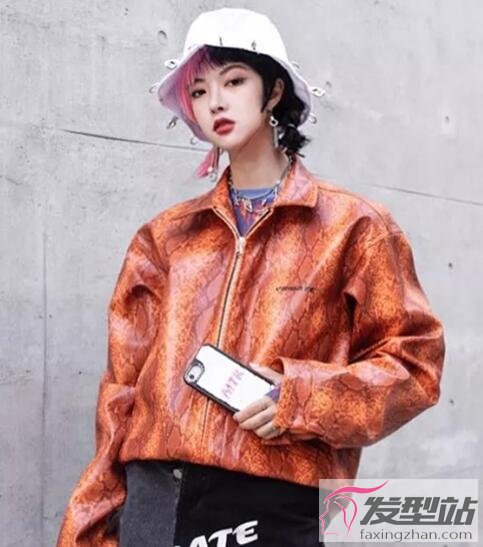 女生對(duì)半染發(fā)型