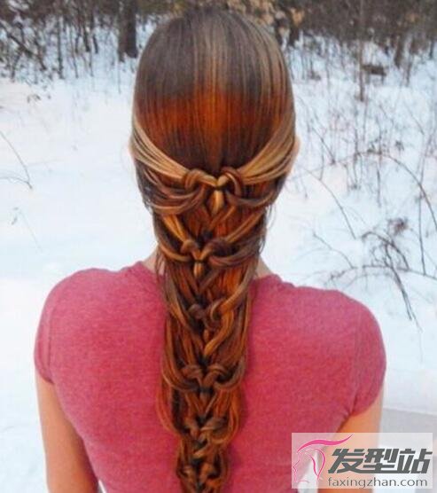 女生愛心編發(fā)發(fā)型
