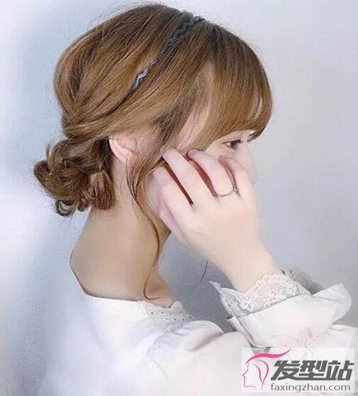少女盤發(fā)發(fā)型