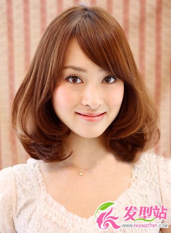 10款浪漫女人味短發(fā) 夏日約會(huì)最實(shí)用