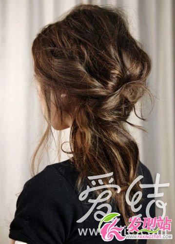完美新娘發(fā)型 應對戶外婚禮的多變天氣