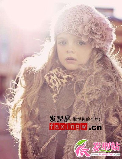爆紅蘿莉小模特米蘭發(fā)型圖片 小女孩發(fā)型超萌