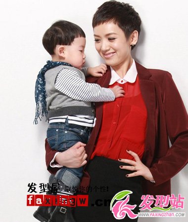 美麗女主播李曉峰與兒子親子發(fā)型盡顯甜蜜溫馨