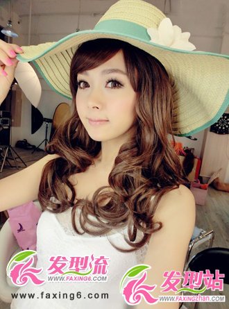 女孩都愛(ài)中長(zhǎng)發(fā) 打造不凡淑女范