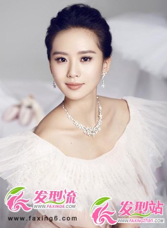 夏季女生盤(pán)發(fā)發(fā)型 最簡(jiǎn)單的盤(pán)發(fā)
