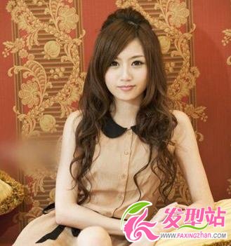 今夏卷發(fā) 盡顯淑女風(fēng)