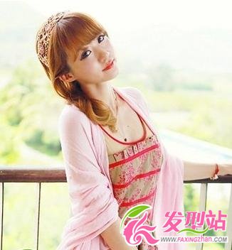今夏卷發(fā) 盡顯淑女風(fēng)