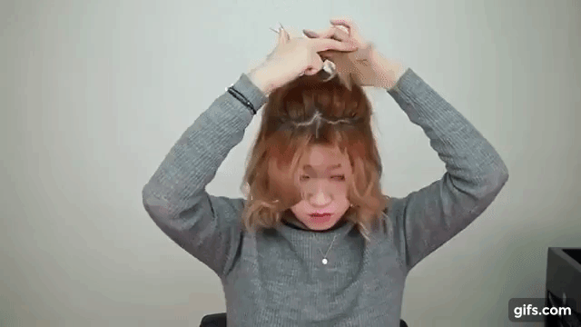 頭發(fā)少一樣也適合 短發(fā)3步扎出豐盈感半丸子頭 頭發(fā)少怎么扎丸子頭